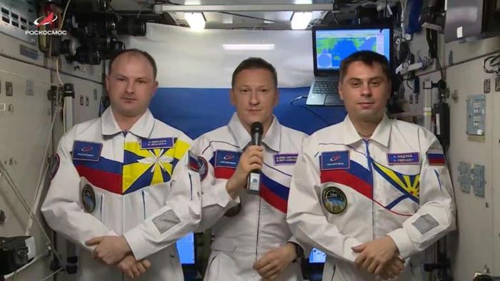  Các phi hành gia Nga đang có mặt trên ISS Sergey Mikaev (trái), Sergey Kud-Sverchkov và Andrey Fedyaev. Nguồn: Roscosmos