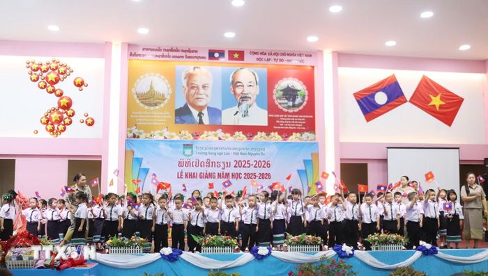 Trường song ngữ Lào-Việt Nam Nguyễn Du khai giảng năm học 2025-2026. (Ảnh: Xuân Tú/TTXVN)