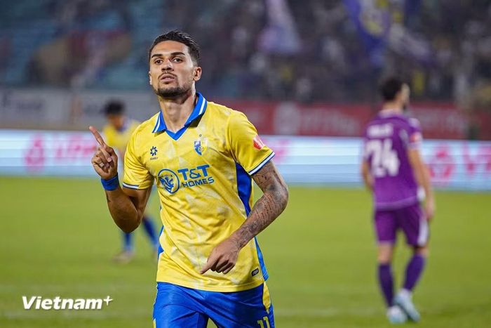 Hà Nội FC cần thắng và chờ kết quả trận đấu của Ninh Bình để nuôi hy vọng 'về đích' trong top 3 chung cuộc. (Ảnh: Việt Anh/Vietnam+)