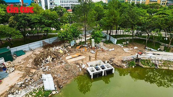 Hạng mục trạm bơm tại hồ điều hòa Công viên Cầu Giấy đang được hoàn thiện.