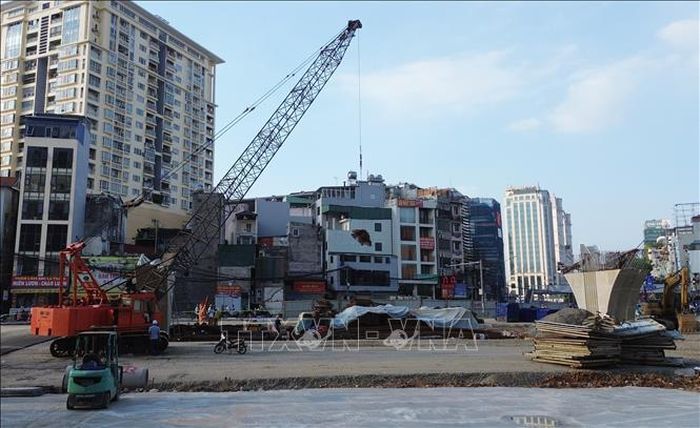Trên công trường Dự án đường Vành đai 1 đoạn Hoàng Cầu - Voi Phục những ngày đầu tháng 6/2026.