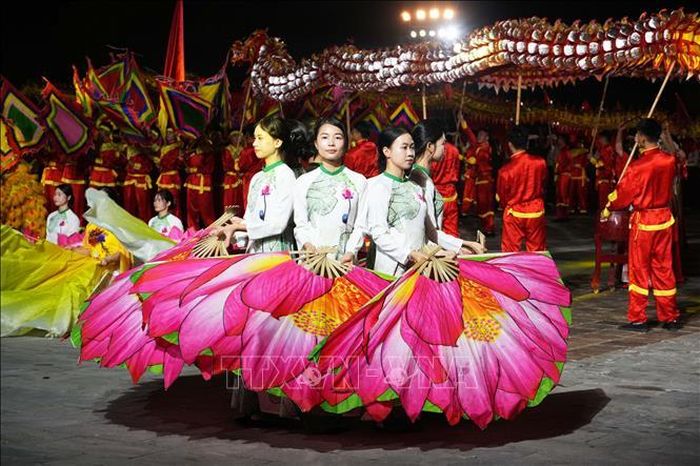 Biểu diễn nghệ thuật tại Lễ khai mạc Hội thao.