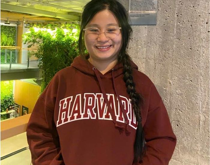 Cô gái khiếm thị trúng tuyển loạt Đại học Harvard, Oxford, Stanford. Ảnh: NVCC