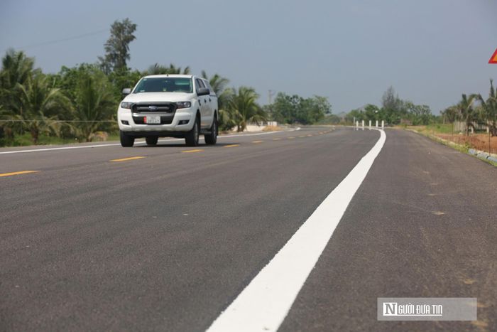 Dự án gồm 2 gói thầu xây lắp với tổng giá trị 1,4 nghìn tỷ đồng do Công ty Cổ phần Tập đoàn đầu tư xây dựng Cường Thịnh thi công, Công ty Cổ phần Tập đoàn xây dựng Miền Trung - Công ty Cổ phần Xây dựng và lắp máy Trung Nam thực hiện thi công. 