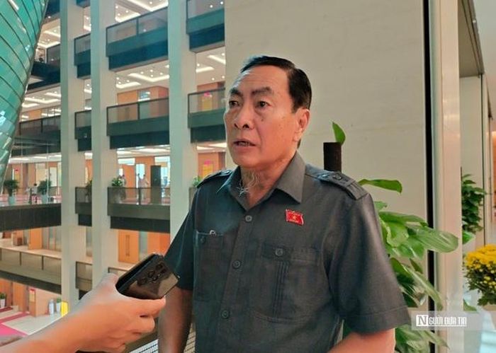 ĐBQH Phạm Văn Hòa.