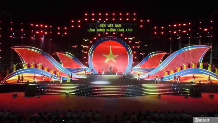 Tại Việt Nam, dưới sự lãnh đạo của Đảng, sự vào cuộc của cả hệ thống chính trị và sự hưởng ứng tích cực của toàn xã hội, công tác bảo vệ môi trường thời gian qua đã đạt nhiều kết quả quan trọng. Nhiều chủ trương lớn đã được triển khai đồng bộ như: chuyển đổi tăng trưởng xanh, phát triển bền vững, đầu tư năng lượng sạch, giảm phát thải khí nhà kính, phục hồi hệ sinh thái tự nhiên, hạn chế rác thải nhựa, bảo vệ tài nguyên biển và đa dạng sinh học. Phong trào sống xanh, tiêu dùng xanh, phân loại rác tại nguồn đã và đang lan tỏa ngày càng tích cực trong cộng đồng.