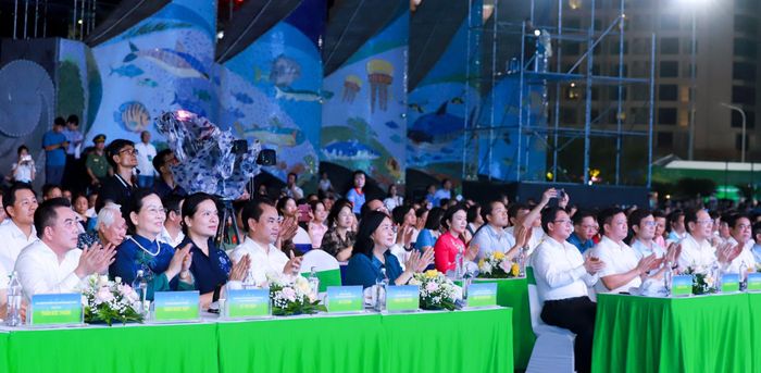 Chương trình nghệ thuật là một trong những hoạt động trọng tâm trong chuỗi sự kiện hưởng ứng Tuần lễ Biển và Hải đảo Việt Nam (từ 1 - 8/6), Ngày Môi trường thế giới (5/6), Ngày Đại dương thế giới (8/6) và Tháng hành động vì môi trường năm 2026.