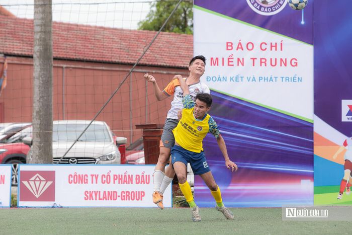 Ban tổ chức cũng kêu gọi các phóng viên, nhà báo thi đấu với tinh thần đoàn kết, trung thực, cao thượng, cống hiến những trận đấu đẹp cho khán giả. Ngay sau lễ khai mạc đã diễn ra các trận đấu vòng bảng.