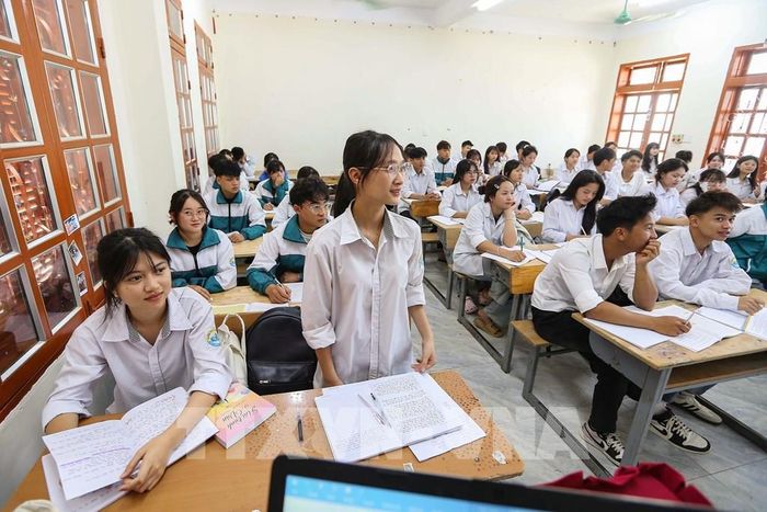 Học sinh trường THPT Phiêng Khoài sôi nổi học tập chuẩn bị cho kỳ thi tốt nghiệp. Ảnh: Trọng Đạt-TTXVN