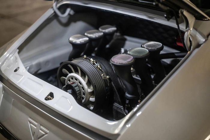Khối động cơ 4.0 lít đặt sau của Porsche 911 964 restomod.
