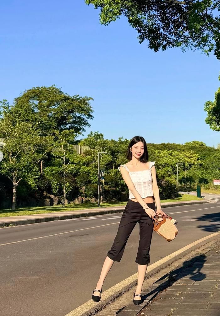 Bên dưới bài đăng, người hâm mộ để lại nhiều bình luận khen ngợi cho nhan sắc lẫn thần thái của Joy.