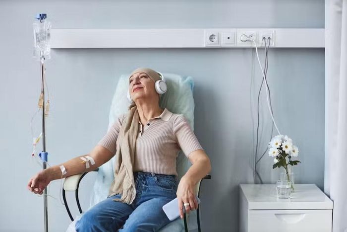 Hóa trị đi kèm với những tác dụng phụ đáng kể.
