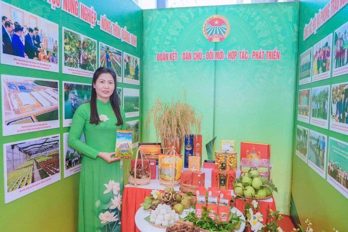 Bà Phùng Thị Ngọc Hà, Chủ tịch Hội Nông dân phường Đông Triều, tỉnh Quảng Ninh