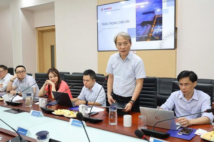Ông Nguyễn Minh Khiêm, Giám đốc Công ty Viễn thông Điện lực và Công nghệ thông tin (EVNICT) phát biểu tại buổi làm việc