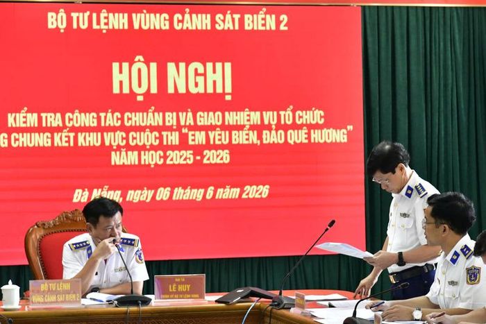 Các bộ phận chức năng báo cáo kết quả công tác chuẩn bị. Ảnh: Văn Thường