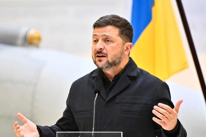 Quyết định vinh danh một đơn vị đặc nhiệm Ukraina của Tổng thống Ukraine Volodymyr Zelensky đã tạo ra rạn nứt với Ba Lan. Ảnh: Reuters.
