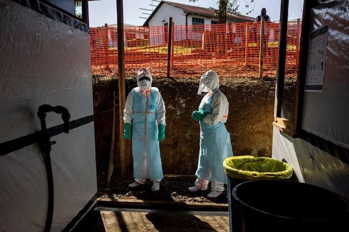 Nhân viên y tế làm việc tại một trung tâm điều trị Ebola ở thành phố Bunia, CHDC Congo, ngày 31 tháng 5 năm 2026. Ảnh: Getty.