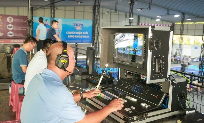 Năm nay, Báo và Phát thanh, truyền hình Thanh Hóa bố trí hệ thống ghi hình quy mô với nhiều máy quay, thực hiện tường thuật trực tiếp trên các nền tảng số, góp phần mở rộng khả năng tiếp cận cho khán giả và lan tỏa ý nghĩa của giải đấu.