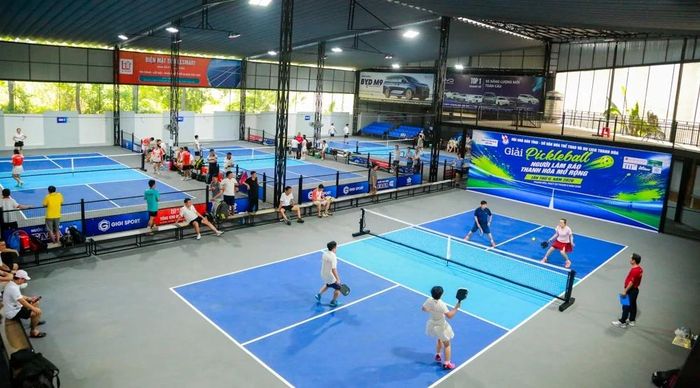 Ngay sau lễ khai mạc, không khí đã nóng lên với các trận cầu đầy hấp dẫn, kịch tính.