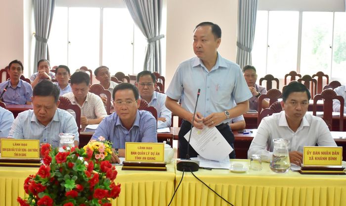 Các ngành tham gia nêu ý kiến tại buổi làm việc.