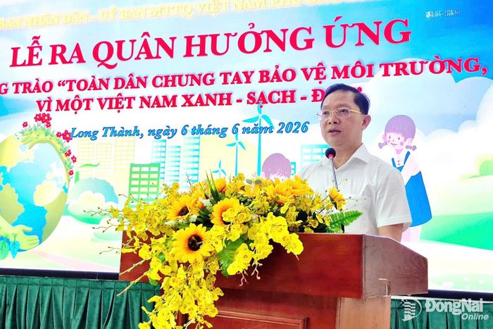 Ủy viên Ban Thường vụ Thành ủy, Phó Chủ tịch Thường trực Ủy ban MTTQ Việt Nam thành phố Đồng Nai Hà Anh Dũng phát biểu tại lễ phát động. Ảnh: Chí Tài