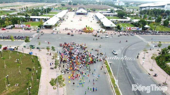 Các vận động viên xuất phát.