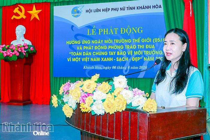 Chủ tịch Hội Liên hiệp Phụ nữ tỉnh Nguyễn Quỳnh Nga phát biểu tại lễ phát động.