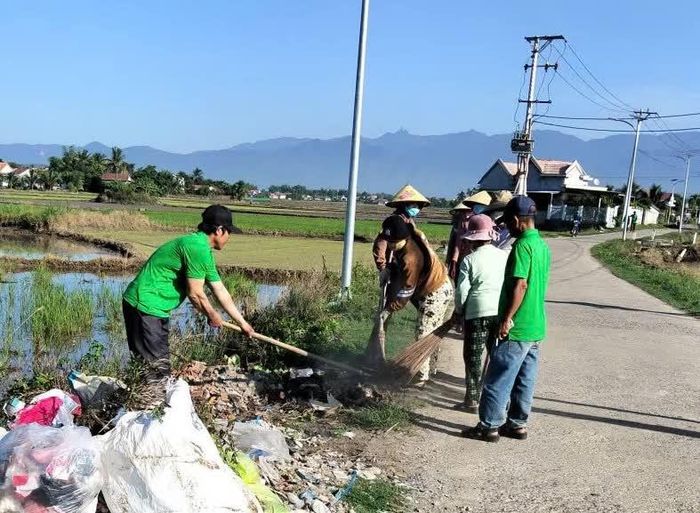 Xử lý các điểm tập kết rác tự phát.