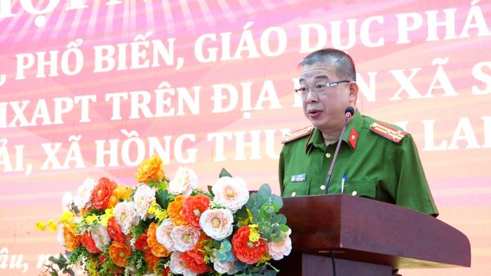 Lãnh đạo Phòng Cảnh sát Thi hành án hình sự và Hỗ trợ tư pháp (Công an tỉnh) phát biểu tại hội nghị.