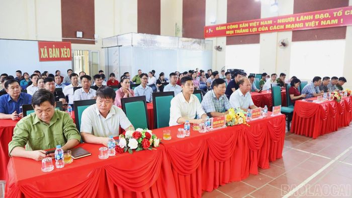 Các đại biểu tham dự chương trình.
