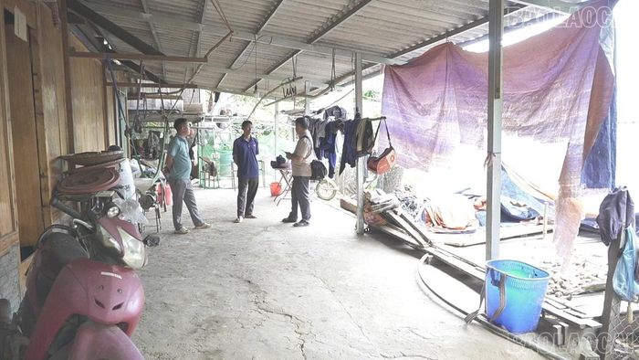 Không có giấy tờ của bố mẹ nên anh Khang A Dàng chưa tách được giấy chứng nhận quyền sử dụng đất.