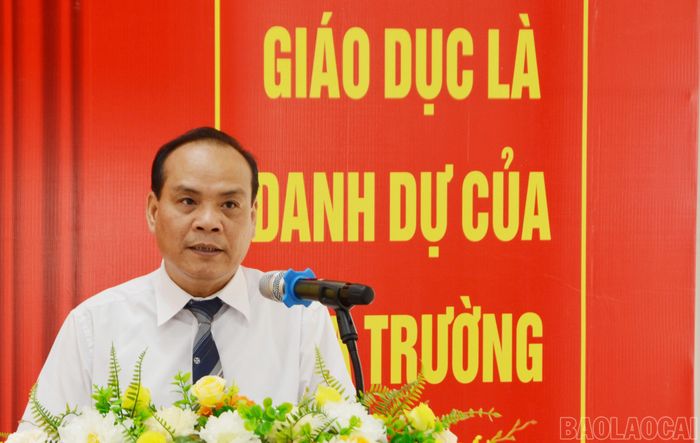 Đồng chí Nguyễn Thuần Hưng - Phó Bí thư Thường trực Đảng ủy phường Cam Đường phát biểu tại buổi lễ.