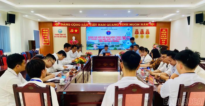 Quang cảnh buổi làm việc tại Trung tâm Y tế khu vực Bảo Thắng.