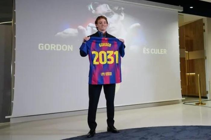 Động thái chiêu mộ Gordon của Barca khiến NHM đặt không ít dấu hỏi về tương lai Rashford.