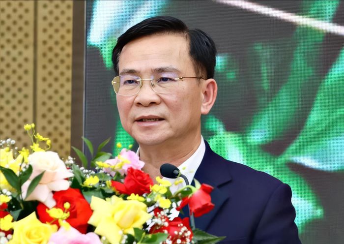 Ủy viên Ban Chấp hành Trung ương Đảng, Phó Bí thư Tỉnh ủy, Chủ tịch UBND tỉnh Hồ Văn Mười phát biểu khai mạc hội nghị