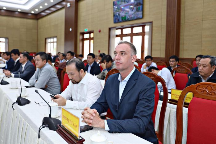 Các sở, ngành, đơn vị tư vấn, nhà đầu tư tham dự hội nghị
