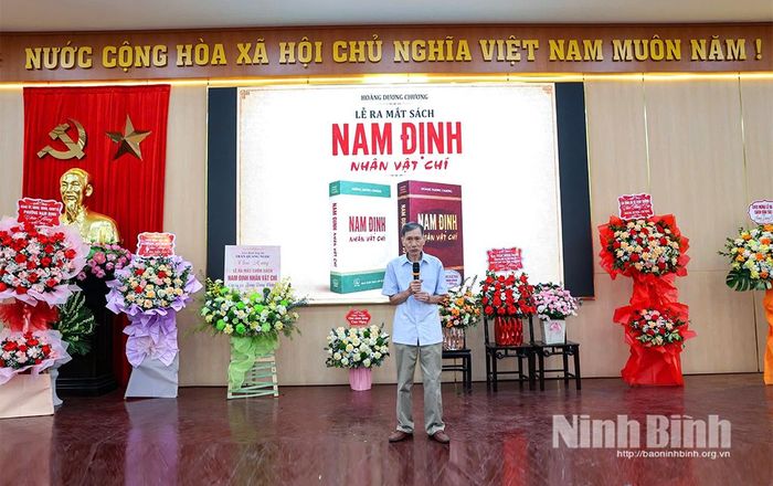 Tác giả Hoàng Dương Chương phát biểu tại Lễ ra mắt cuốn sách.