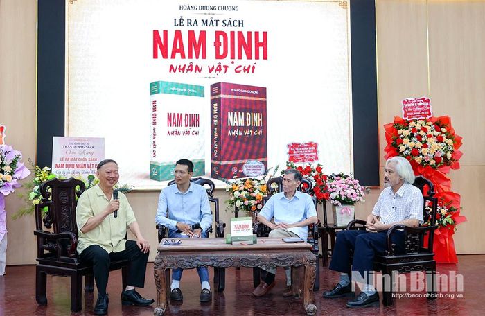 Tọa đàm giữa nhà nghiên cứu Hoàng Dương Chương, GS, TS, NGND Nguyễn Quang Ngọc và kỷ lục gia Nguyễn Phi Dũng - người sở hữu bộ sưu tập báo chí lập kỷ lục Việt Nam.