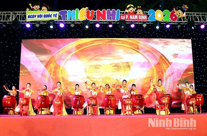 Tiết mục biểu diễn văn nghệ đặc sắc tại chương trình.