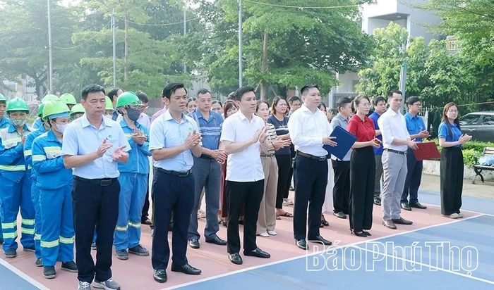 Các đại biểu tham dự Lễ ra quân.