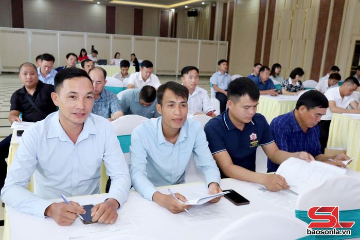 Đại diện các doanh nghiệp, HTX tham dự hội nghị.