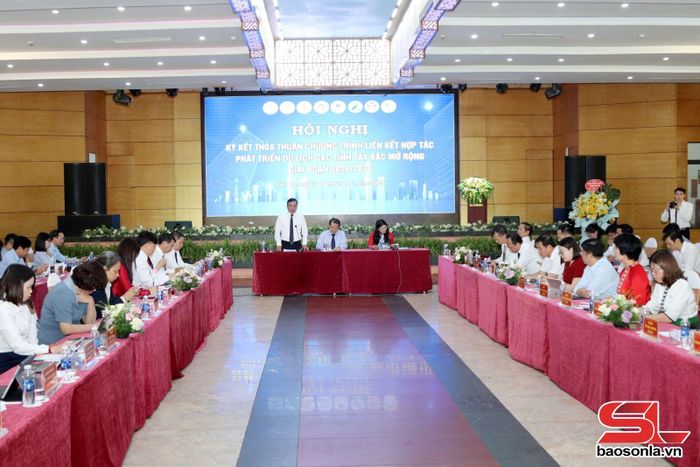 Hội nghị Ký kết thỏa thuận Chương trình liên kết hợp tác phát triển du lịch, giai đoạn 2026-2030 giữa các tỉnh Tây Bắc mở rộng. Ảnh PV