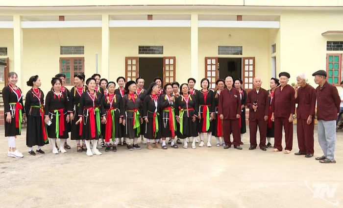 Chi hội Người cao tuổi xóm Trung Thần, xã Đồng Hỷ, duy trì hiệu quả hoạt động Câu lạc bộ hát Soọng cô.