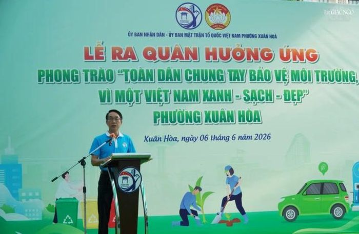 Ông Nguyễn Đình Phát, Phó Bí thư Thường trực Đảng ủy P.Xuân Hòa phát biểu