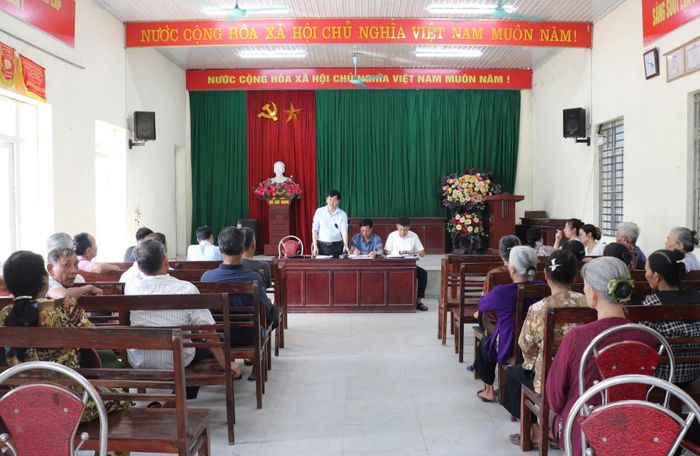 Xã Vĩnh An tổ chức các buổi đối thoại, tuyên truyền, vận động các hộ dân đồng thuận với chủ trương dự án, nhận tiền bồi thường và bàn giao mặt bằng để thực hiện dự án.