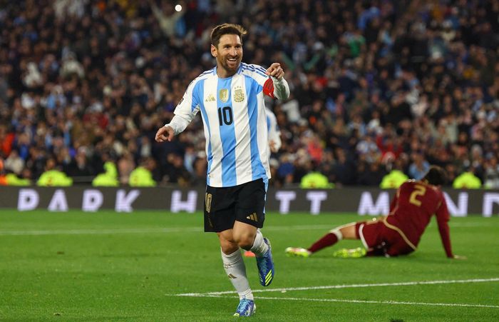 Messi vẫn là trung tâm trong lối chơi của tuyển Argentina.