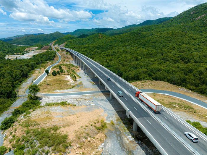 Sau khi đưa vào khai thác, các dự án thành phần cao tốc Bắc - Nam đang tạo động lực lớn trong mở rộng không gian phát triển, phát triển KT-XH của các địa phương.