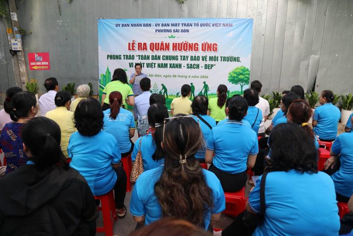 Quang cảnh Lễ ra quân hưởng ứng phong trào "Toàn dân chung tay bảo vệ môi trường vì một Việt Nam Xanh - Sạch - Đẹp"