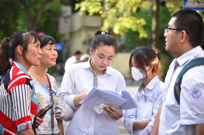 GS.TS Huỳnh Văn Chương nhấn mạnh, yêu cầu cao nhất vẫn là bảo đảm quyền lợi chính đáng của thí sinh. Ảnh: Trần Hiệp