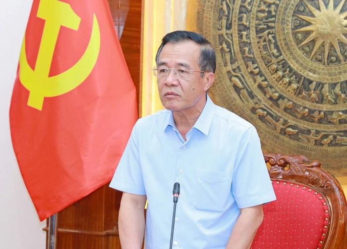 Ủy viên Trung ương Đảng, Bí thư Tỉnh ủy, Trưởng Đoàn ĐBQH tỉnh Thanh Hóa Lê Đức Thái phát biểu tại hội nghị. Ảnh: Minh Hiếu